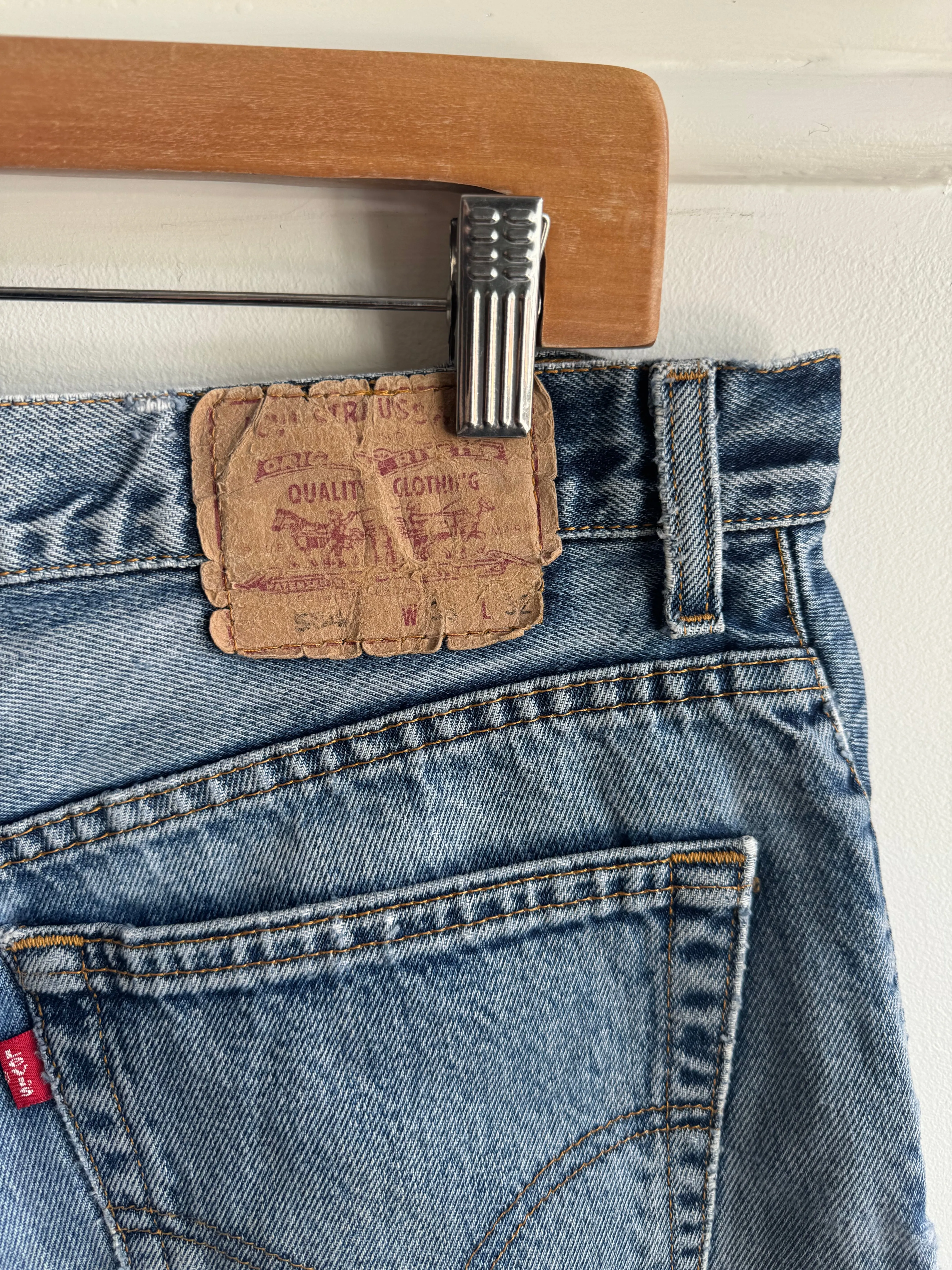 Denim Levis Cut Off Denim Shorts- w Ripped leg - W33