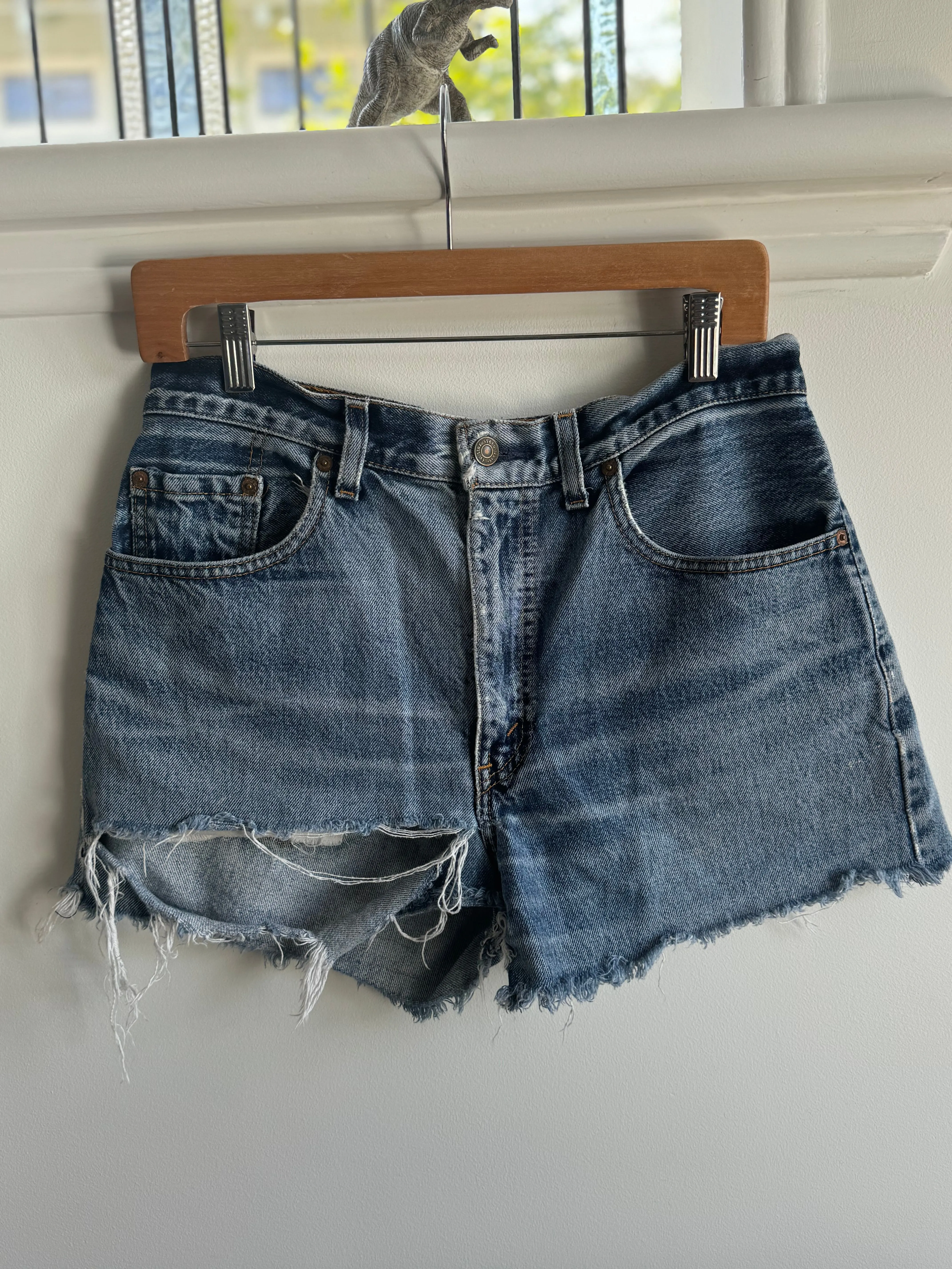 Denim Levis Cut Off Denim Shorts- w Ripped leg - W33