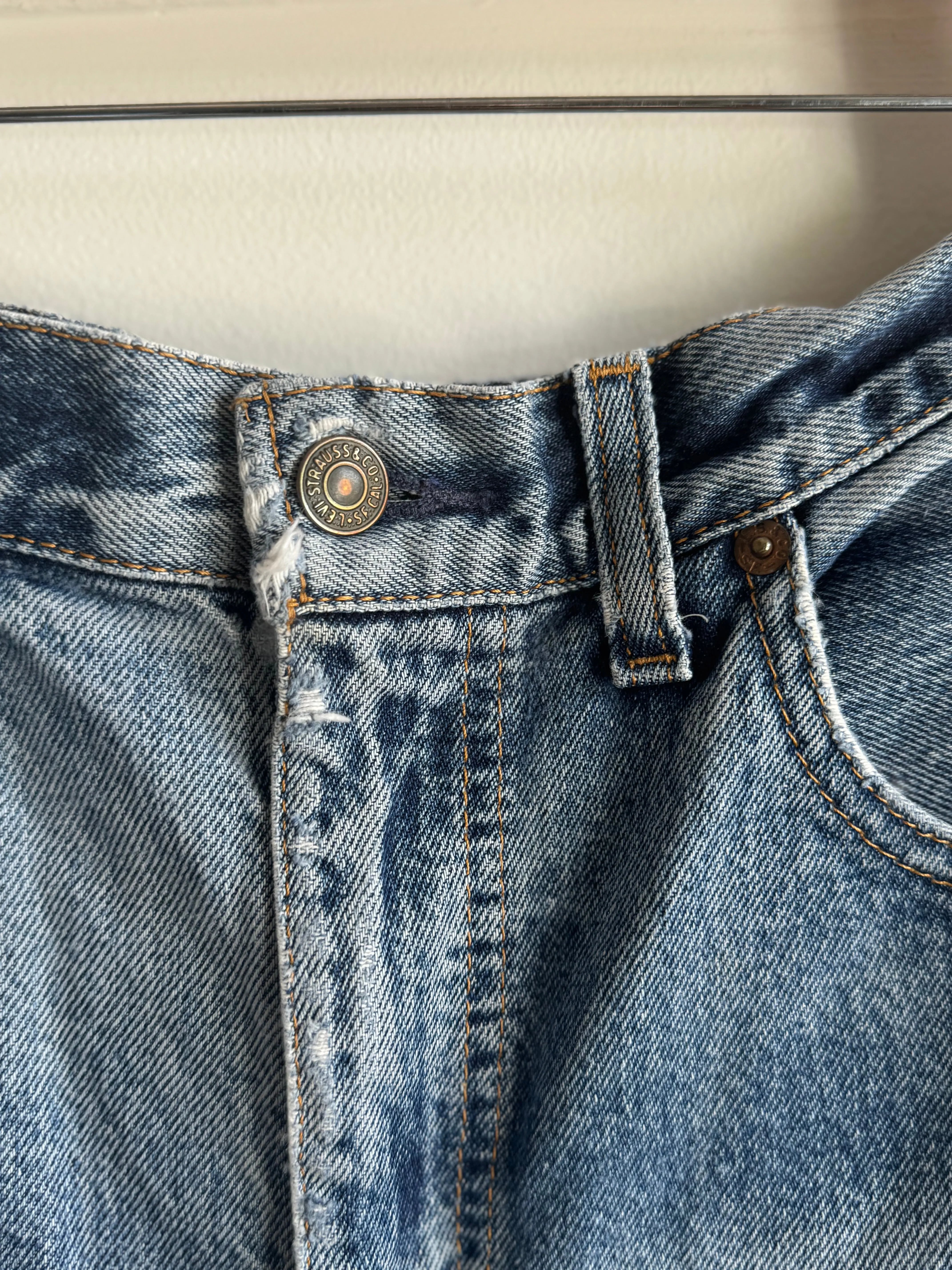 Denim Levis Cut Off Denim Shorts- w Ripped leg - W33