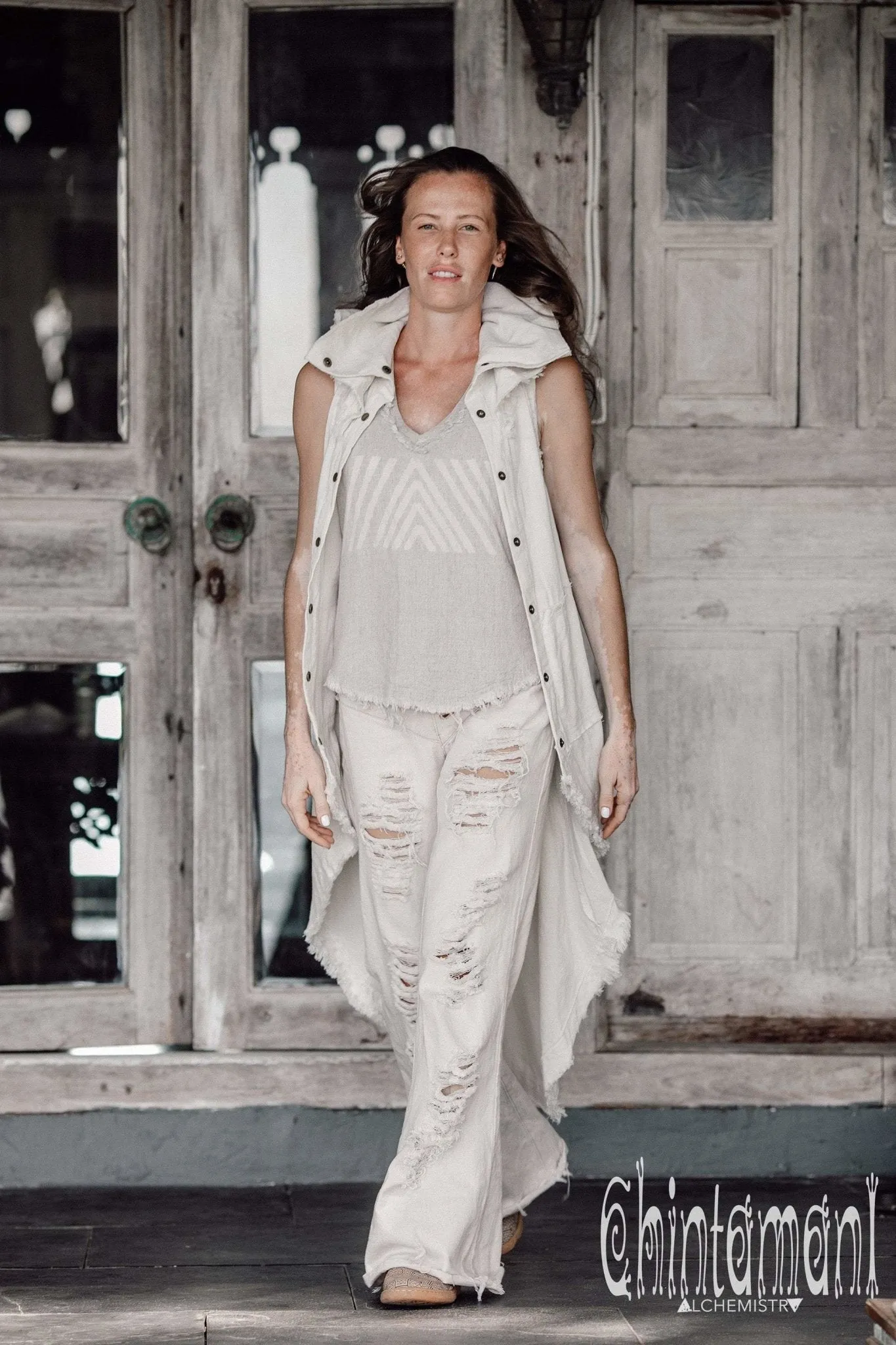 V Neck Rayon Linen Tank Top with Geometric Print / Grey