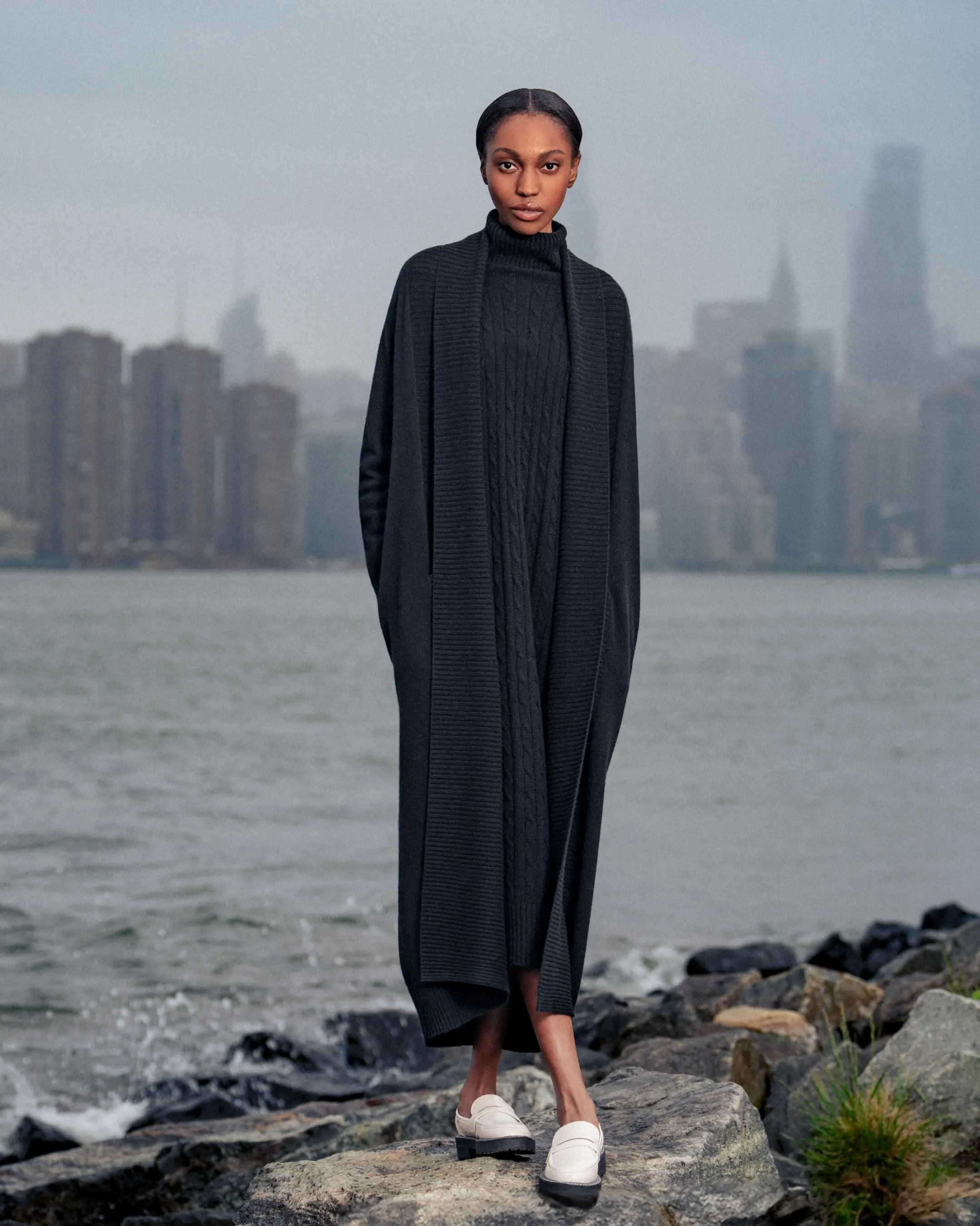Women's Longline Cable Cashmere Dress Black